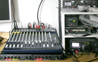 Behringer MX2004A modification